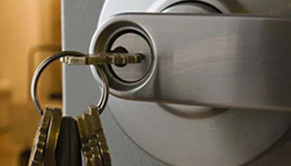 St Petersburg Locksmith Store St Petersburg, FL 727-264-5582 St Petersburg Locksmith Store St Petersburg, FL 727-264-5582 - emergency-locksmith-opening
